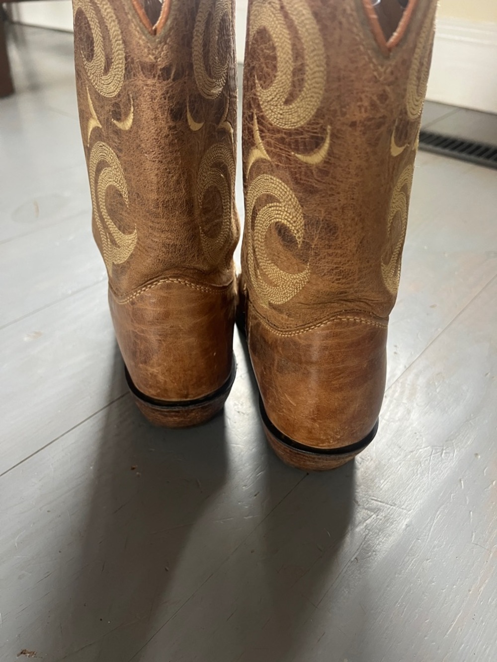 Justin Boots Brown Leather Western Heeled Boots with Cream Stitching - Picture 6 of 10